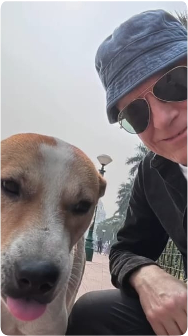 Bryan Adams Explores Kolkata
